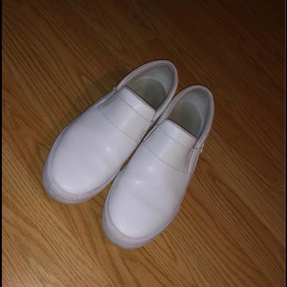 Women’s Infinity Nursing Shoes